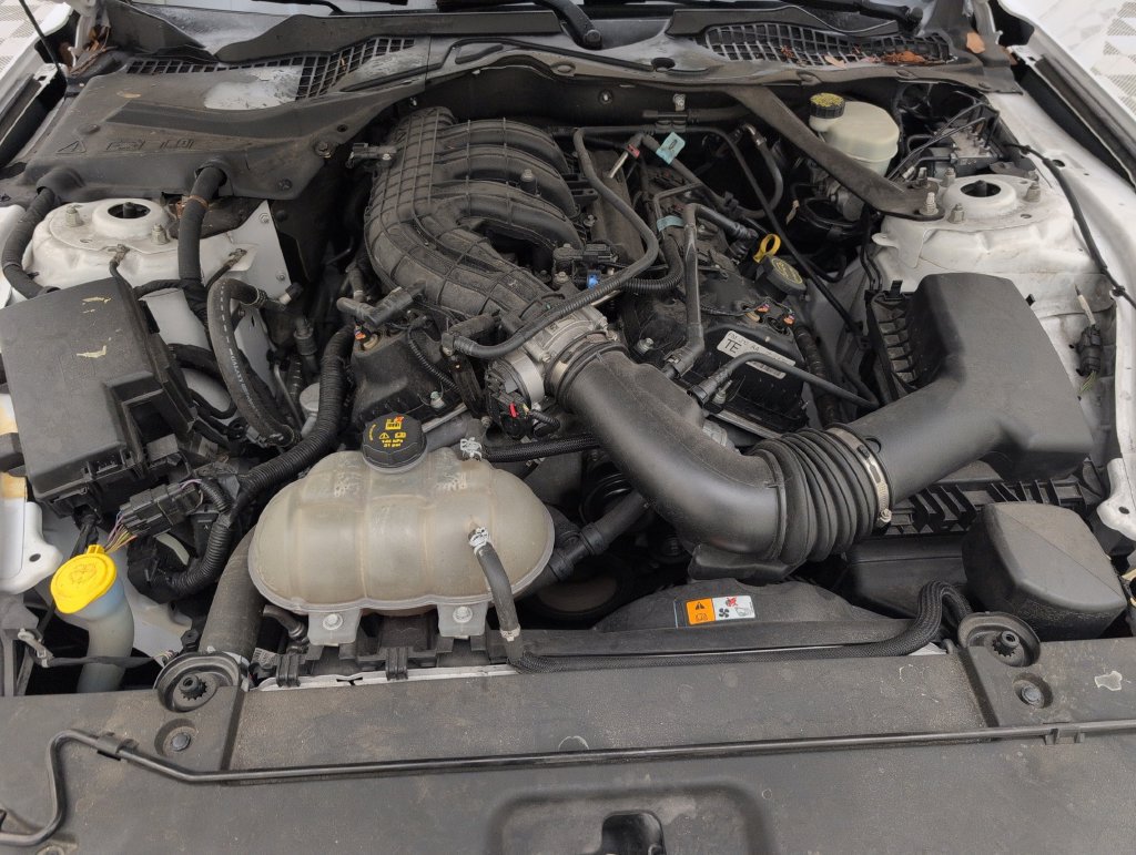 Used 2015 Ford Mustang Convertible w/ Equipment Group 051A RWD image 33
