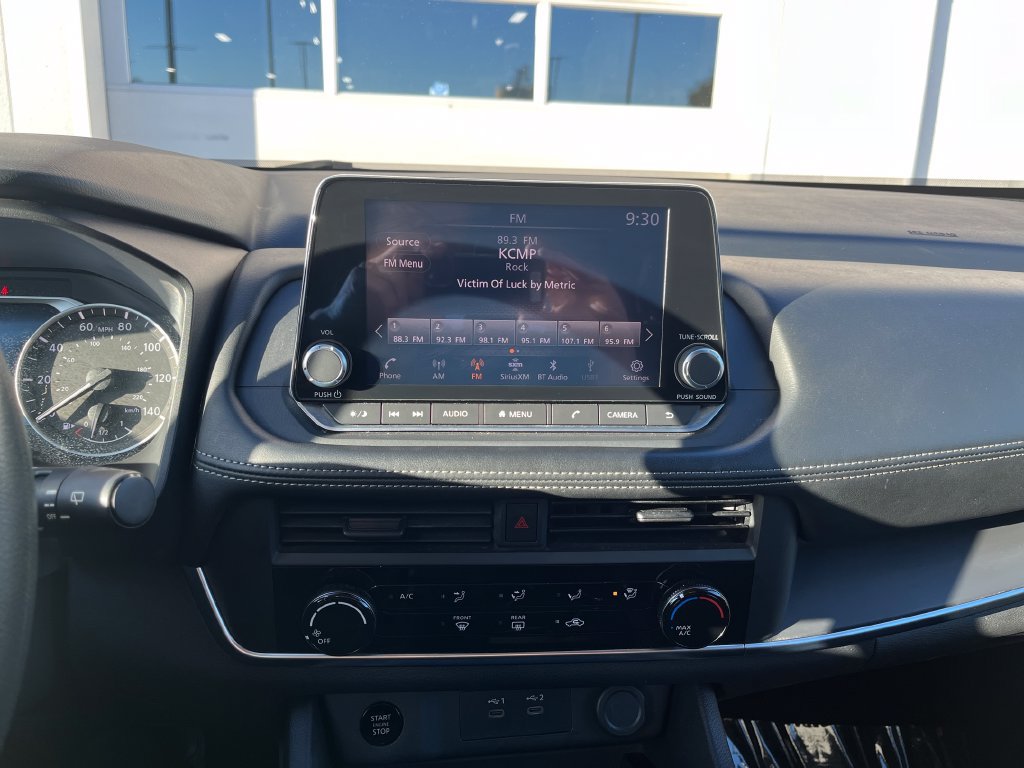 Used 2024 Nissan Rogue S AWD/4WD image 18