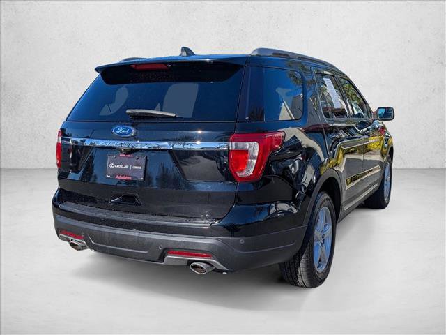 Used 2018 Ford Explorer XLT image 6