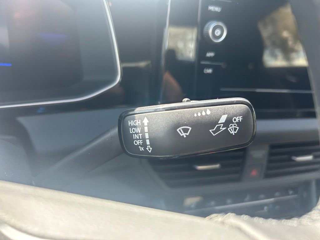 Used 2025 Volkswagen Jetta Sport image 23