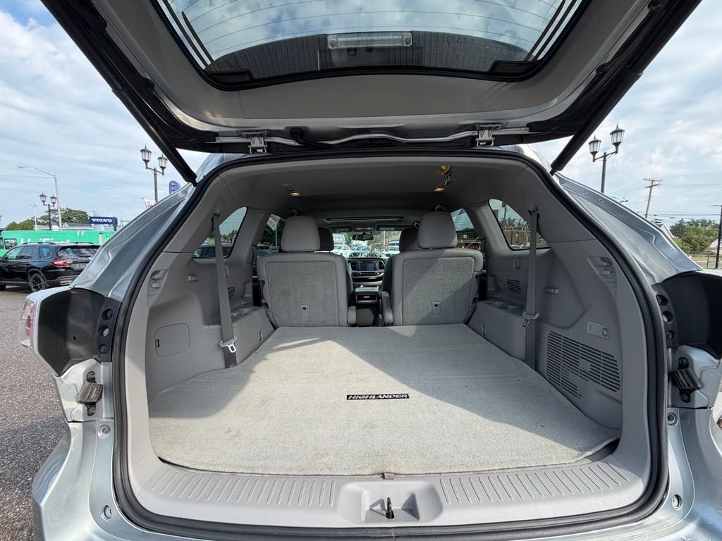 Used 2015 Toyota Highlander Limited AWD/4WD image 11
