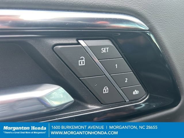 Used 2025 Chevrolet Suburban Z71 w/ Comfort Package image 17