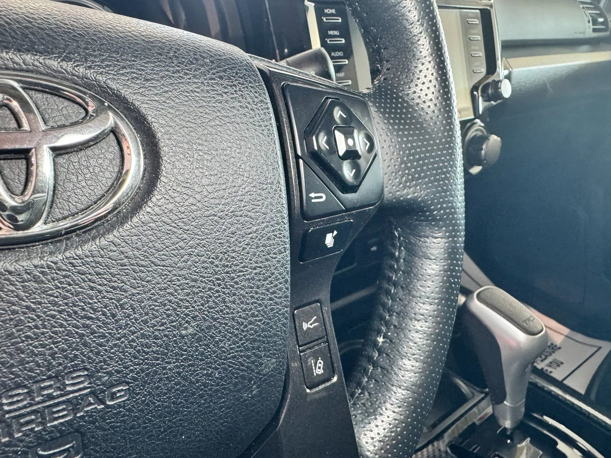 Used 2024 Toyota 4Runner TRD Off-Road Premium w/ Moonroof Package AWD/4WD image 25