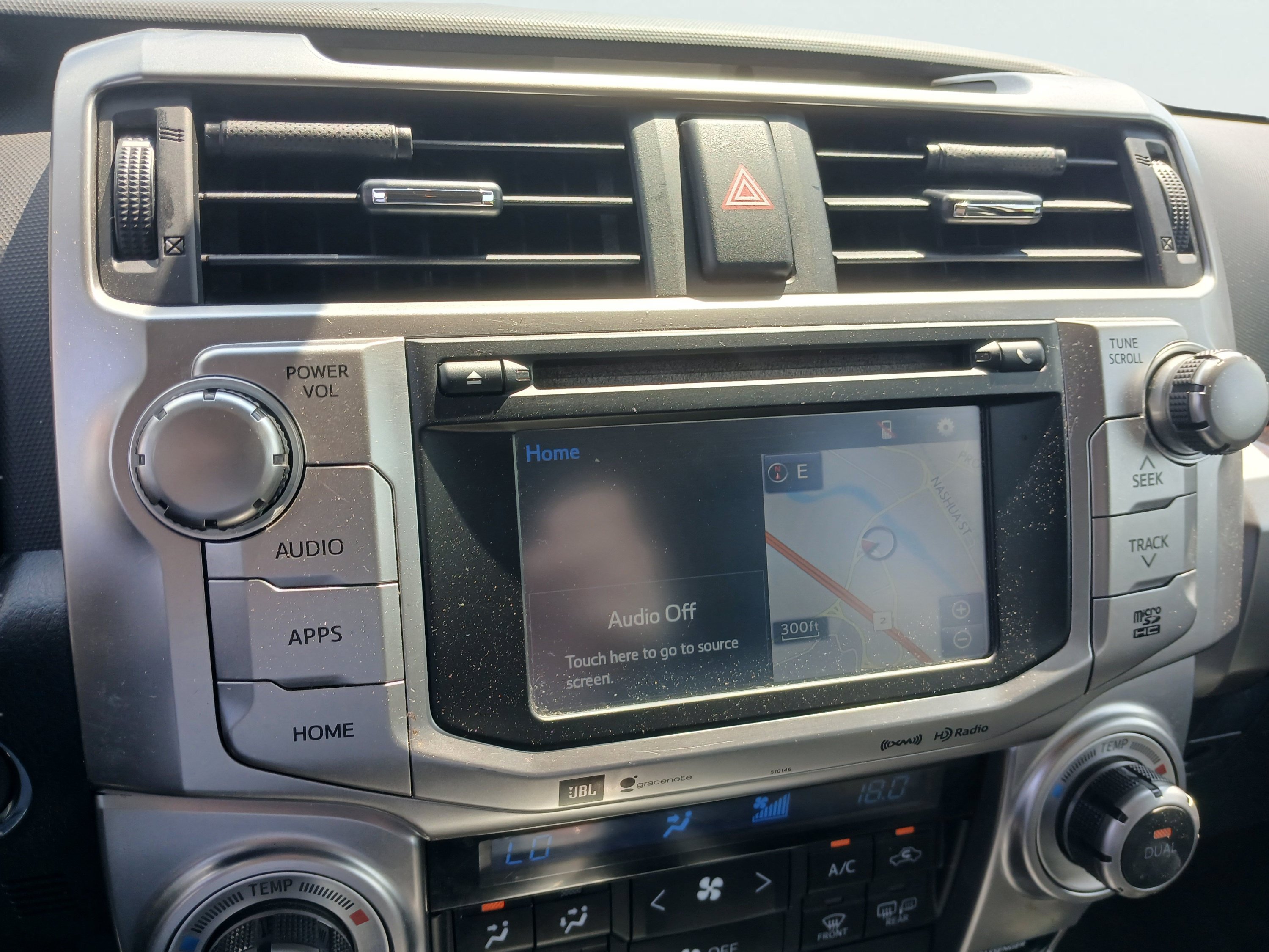 Used 2018 Toyota 4Runner SR5 AWD/4WD image 10
