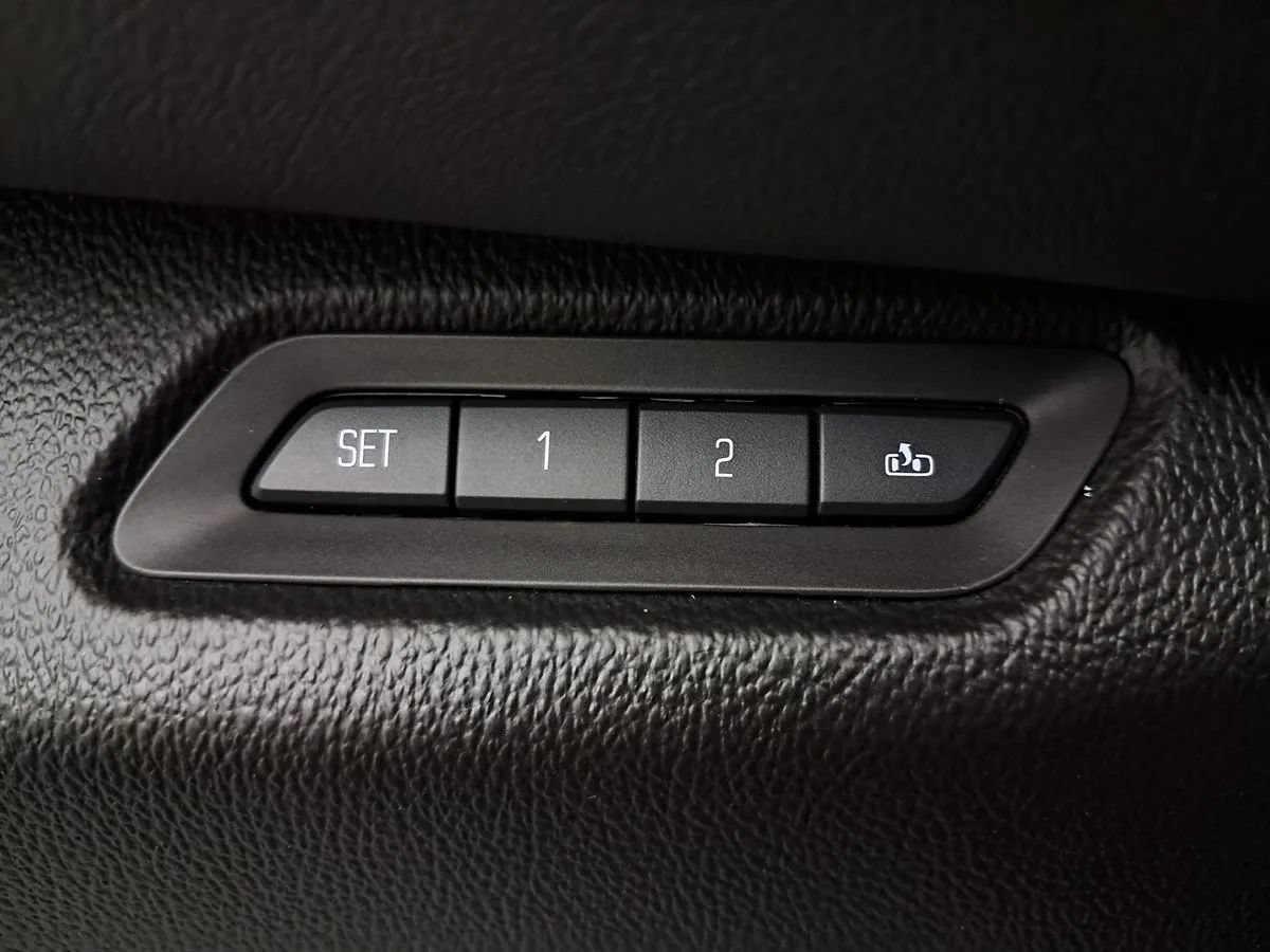 Used 2016 Cadillac Escalade 4WD image 11