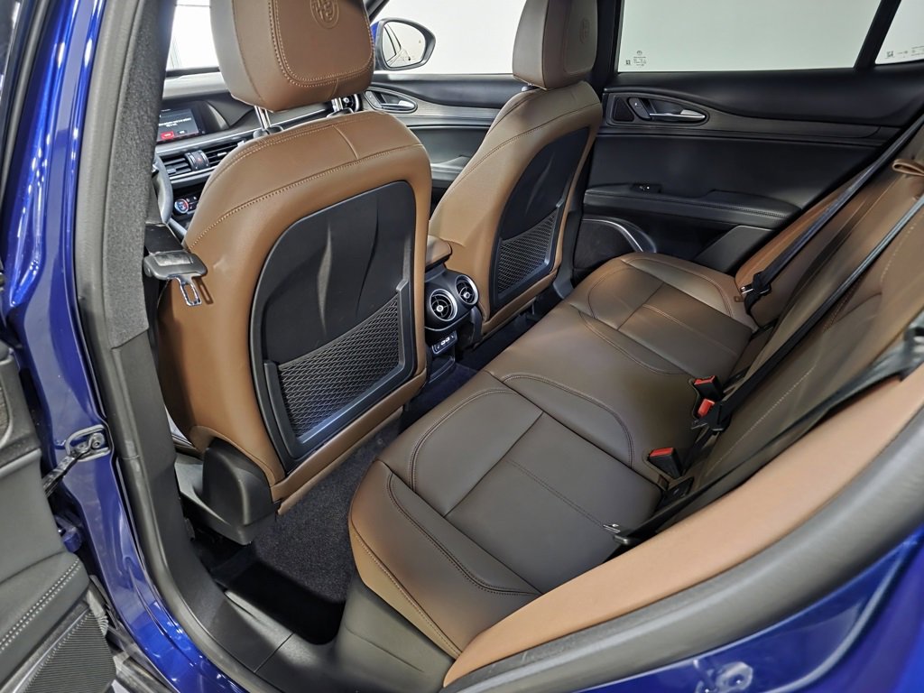 Used 2022 Alfa Romeo Stelvio Ti image 16