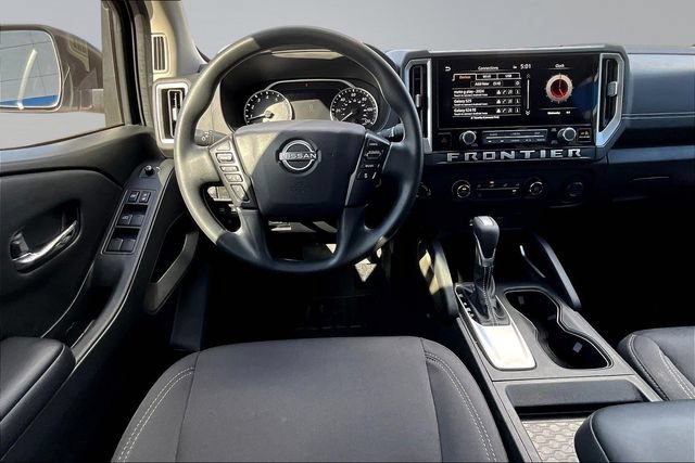 Used 2025 Nissan Frontier SV AWD/4WD image 9