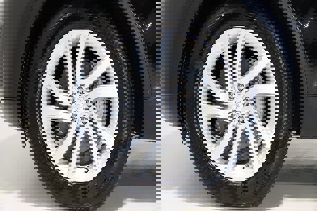 Used 2018 Land Rover Discovery HSE image 73