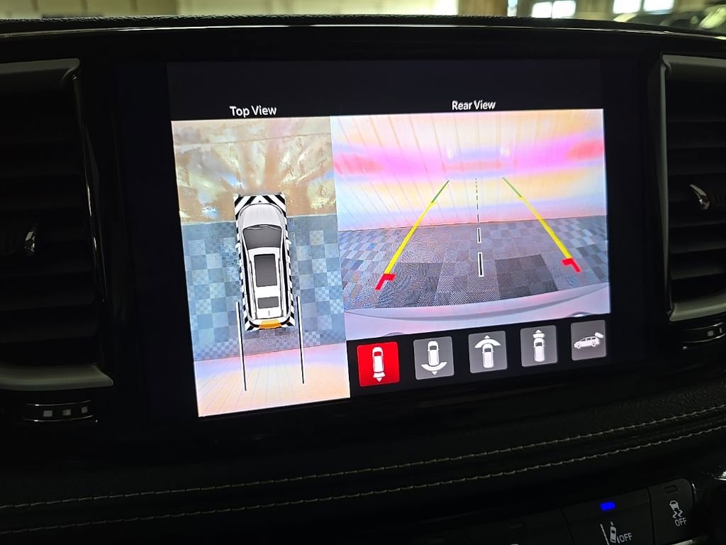 Used 2021 Chrysler Pacifica Touring-L image 23