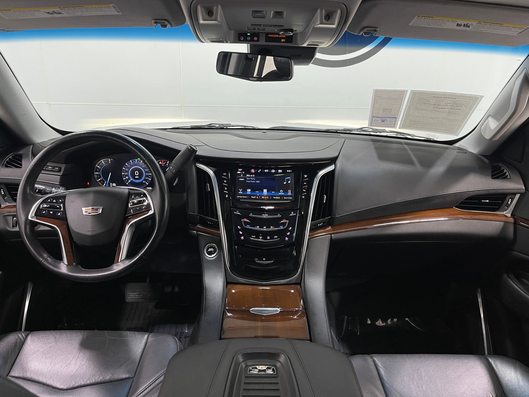 Used 2018 Cadillac Escalade Luxury w/ LPO, Radiant Package image 14