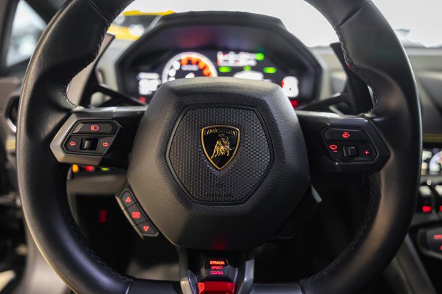 Used 2016 Lamborghini Huracan LP 580-2 image 32