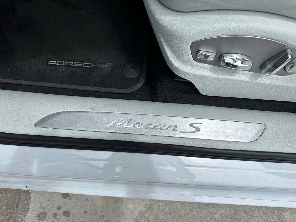 Certified 2023 Porsche Macan S image 24