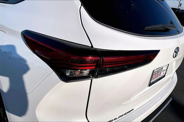 Used 2022 Toyota Highlander XSE image 23