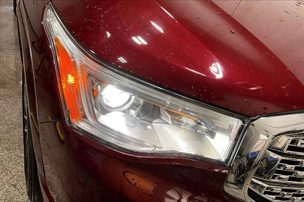 Used 2018 GMC Acadia Denali w/ Technology Package AWD/4WD image 32