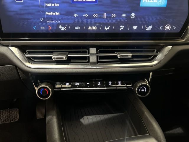 New 2026 Chevrolet Equinox EV LT image 16