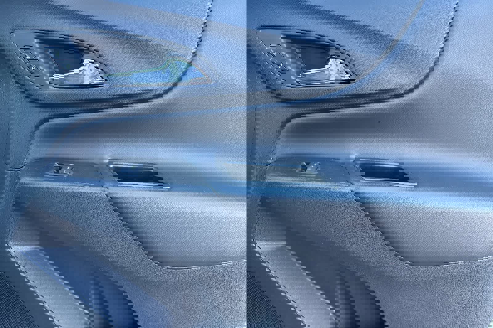 Used 2023 Chevrolet Equinox LT image 19