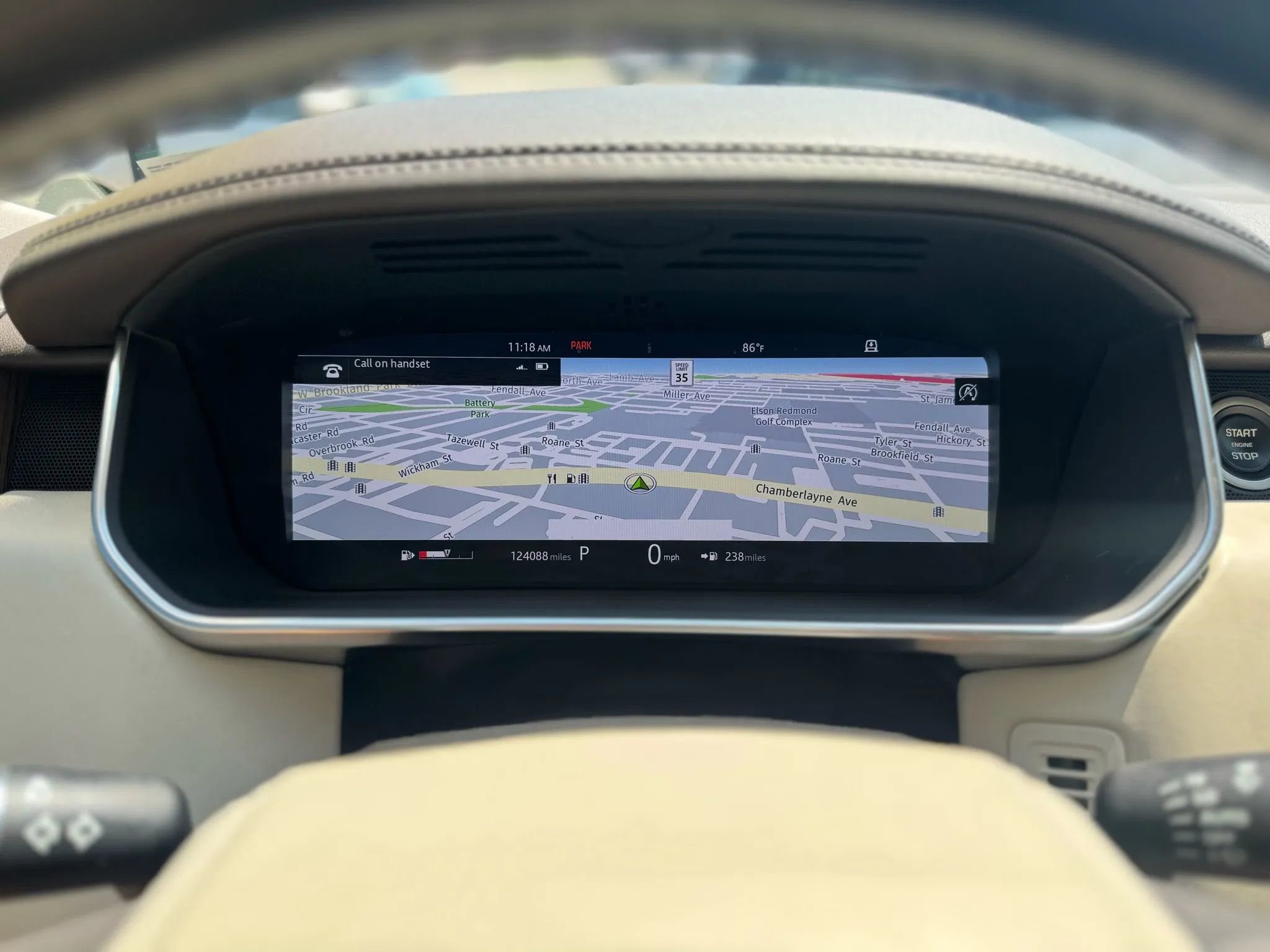 Used 2019 Land Rover Range Rover HSE image 25