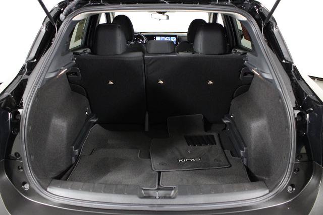 Certified 2026 Nissan Kicks SV w/ Cold Weather Package FWD image 18
