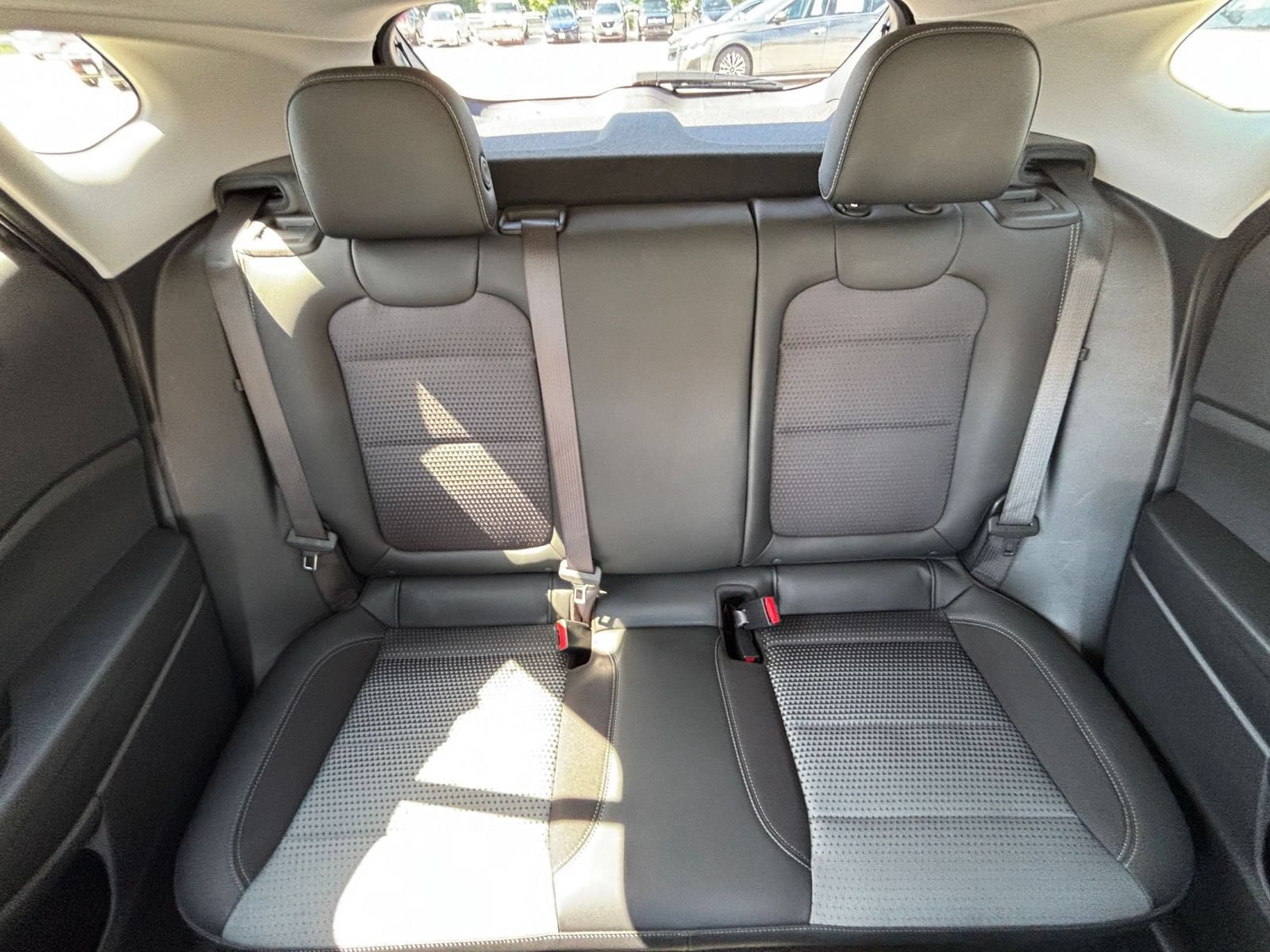 Used 2025 Chevrolet Trax LT w/ LT Convenience Package FWD image 37