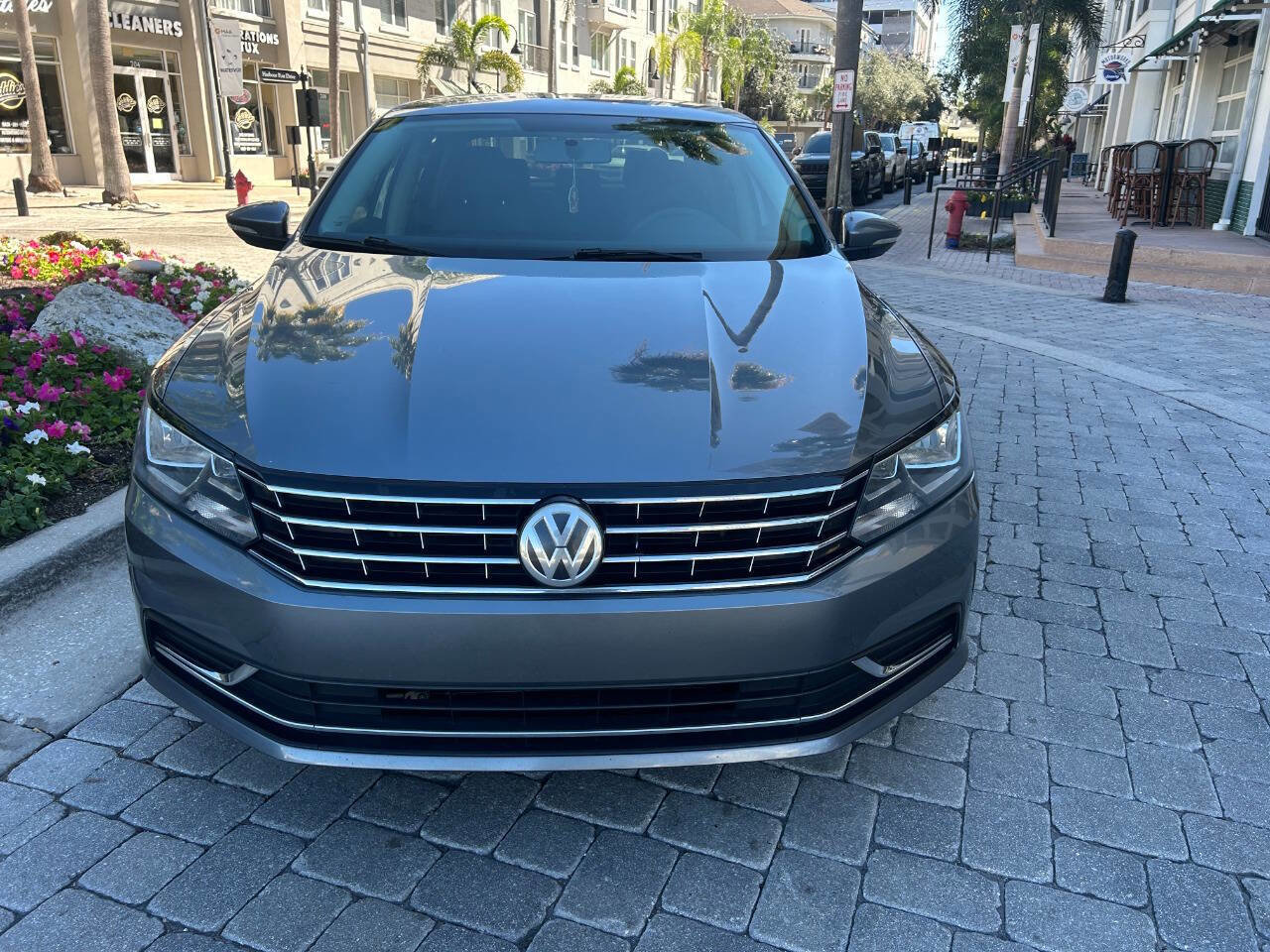 Used 2017 Volkswagen Passat 1.8T S image 2
