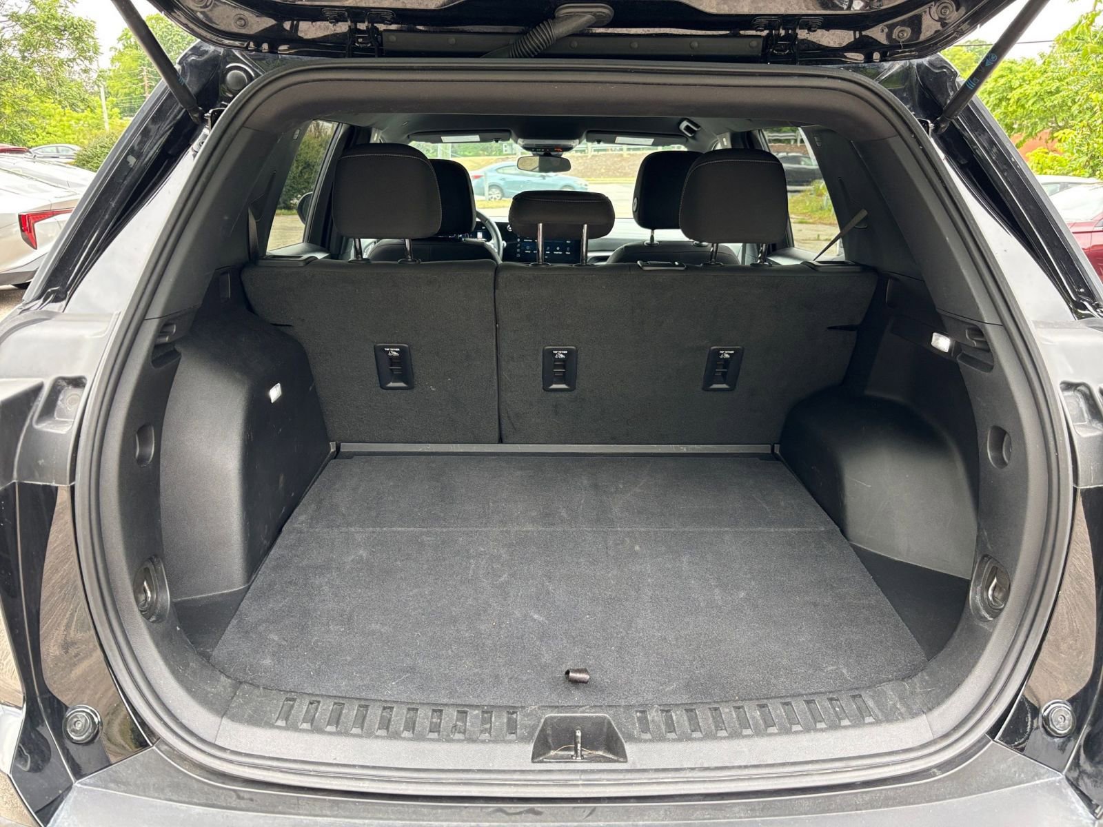 Used 2025 Chevrolet Equinox LT FWD image 30