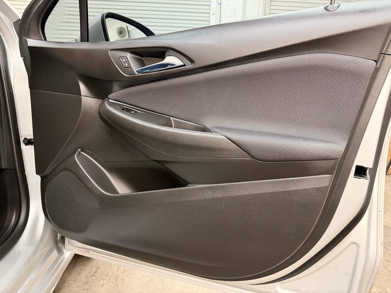 Used 2017 Chevrolet Cruze LT w/ RS Package image 32