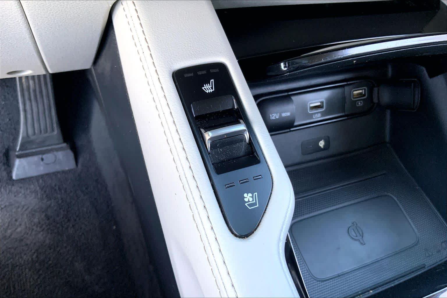Used 2022 Kia Telluride EX w/ EX Premium Package FWD image 32