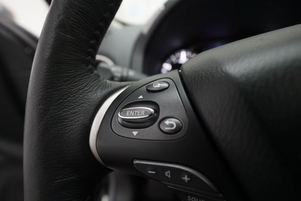 Used 2018 Nissan Pathfinder Platinum AWD/4WD image 18