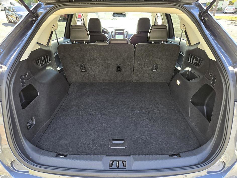 Used 2021 Ford Edge SEL image 15