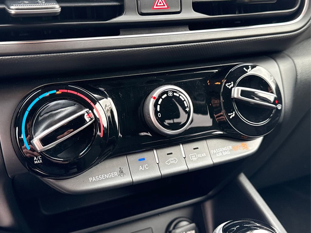 Used 2023 Hyundai Kona SEL image 29