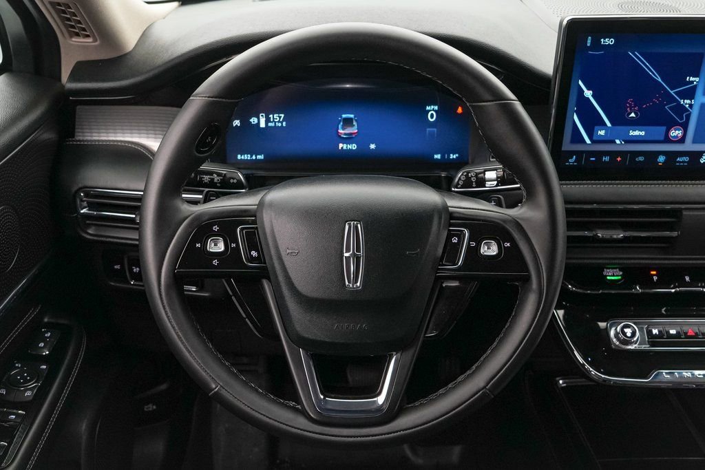 Used 2025 Lincoln Corsair AWD image 14