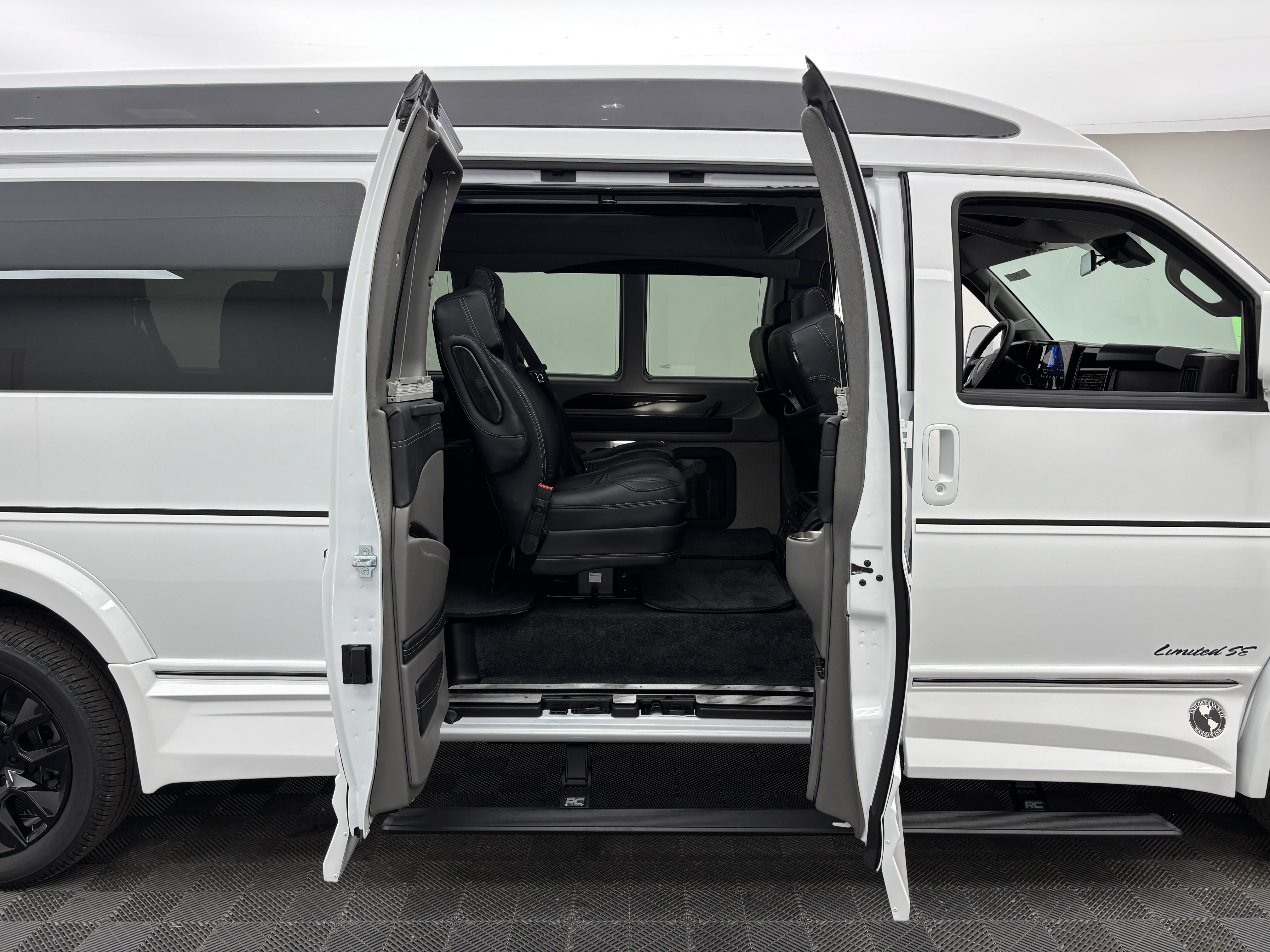 New 2026 GMC Savana 3500 Extended w/ Driver Convenience Package RWD image 7