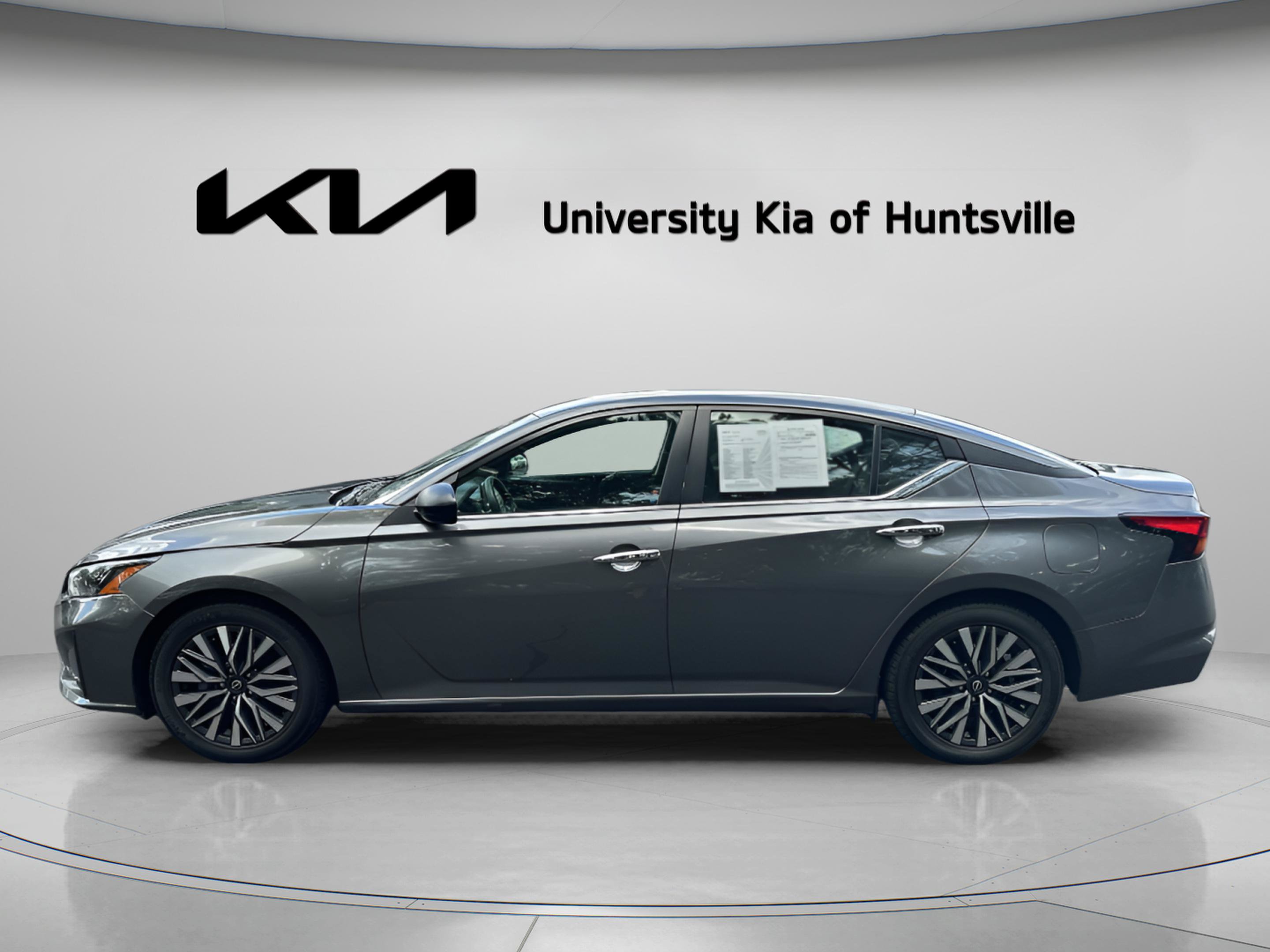 Used 2024 Nissan Altima 2.5 SV FWD image 5