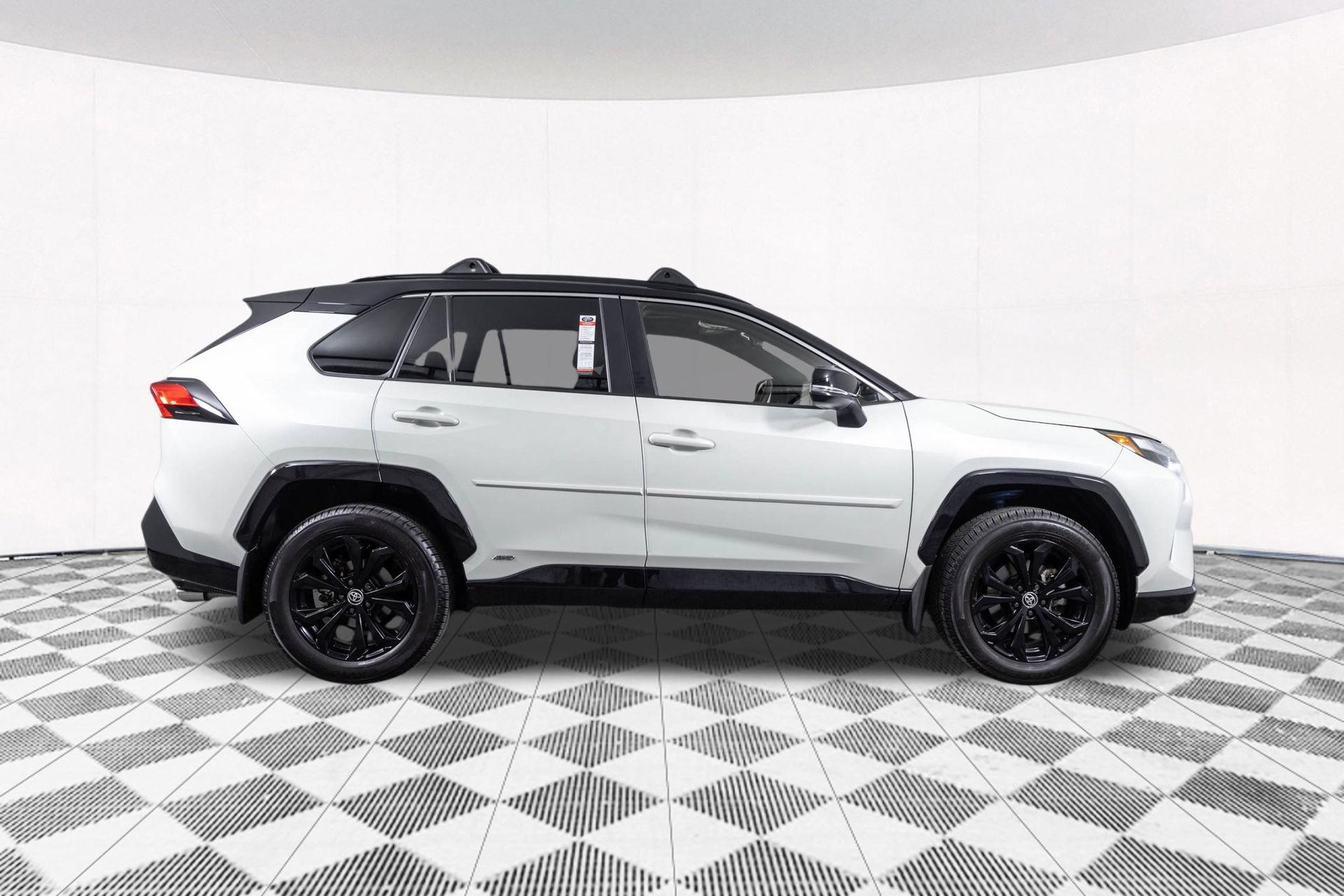Used 2022 Toyota RAV4 XSE w/ XSE Grade Weather Package AWD/4WD image 20
