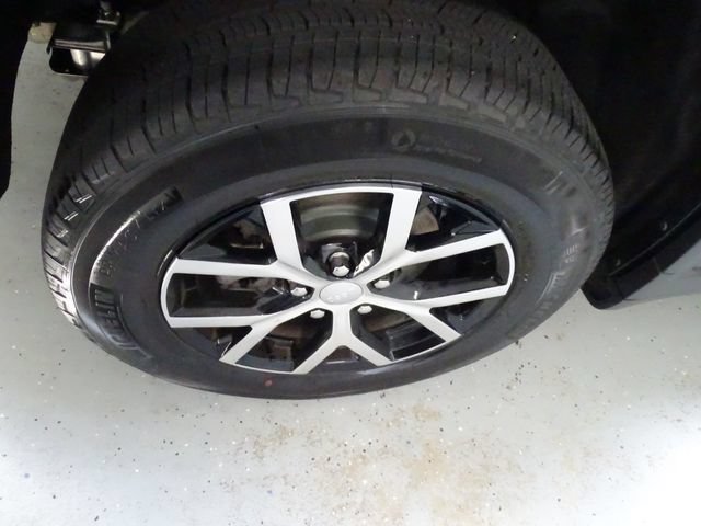 Certified 2025 Jeep Grand Cherokee Limited w/ Luxury Tech Group II AWD/4WD image 31