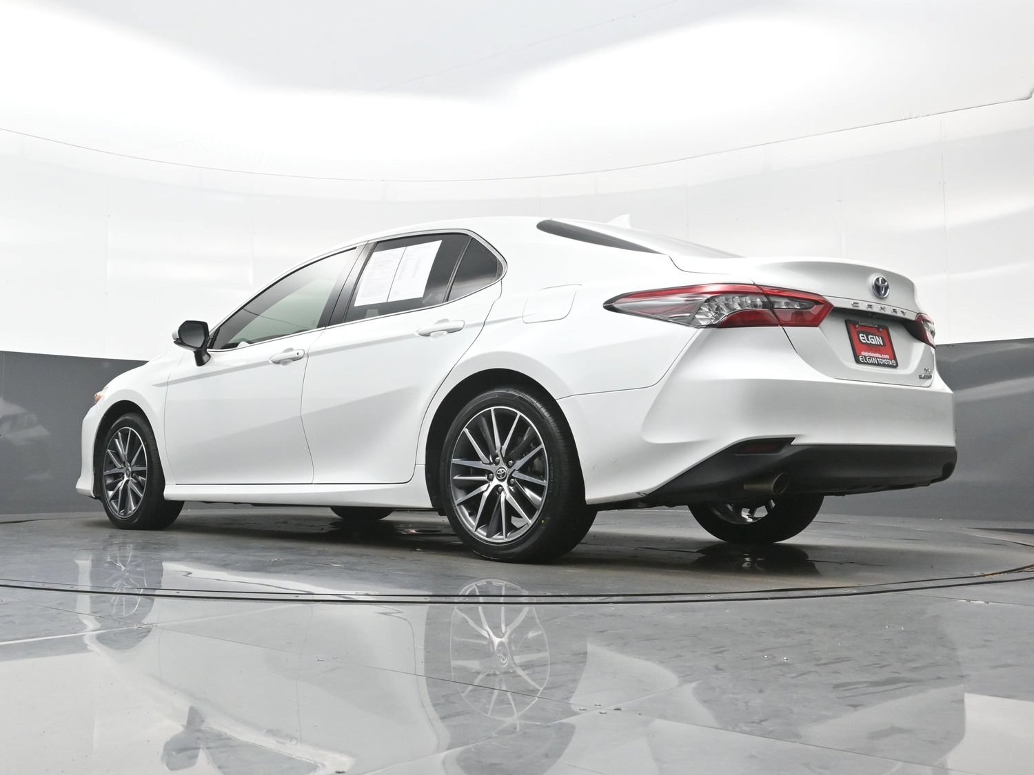 Used 2024 Toyota Camry XLE FWD image 33