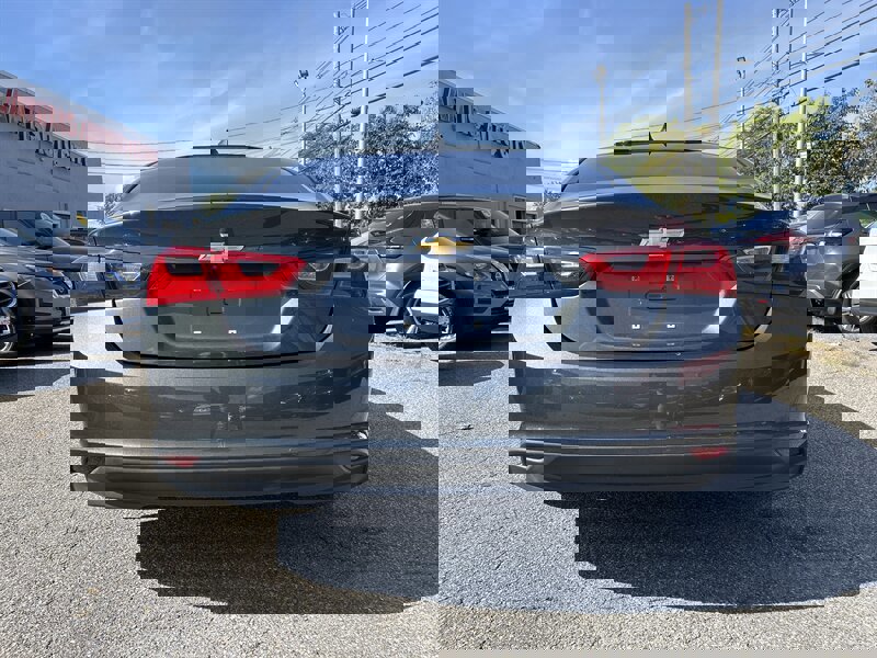 Used 2016 Chevrolet Malibu LT image 5