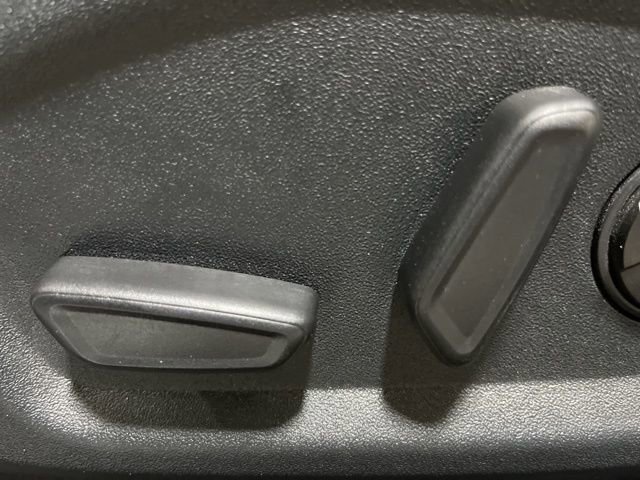 Used 2021 Ford Edge ST image 15