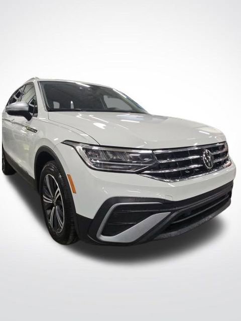 Used 2024 Volkswagen Tiguan Wolfsburg Edition image 54