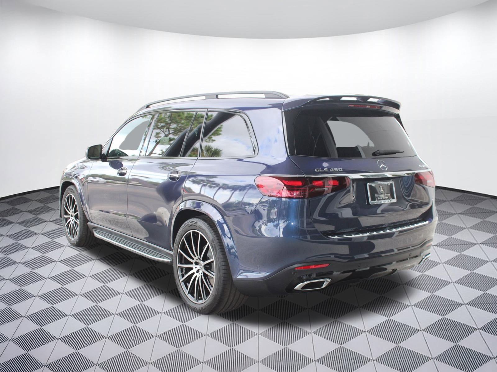 New 2026 Mercedes-Benz GLS 450 4MATIC image 3