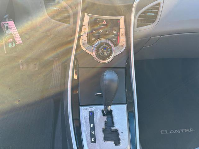 Used 2013 Hyundai Elantra GLS w/ Preferred Pkg FWD image 19