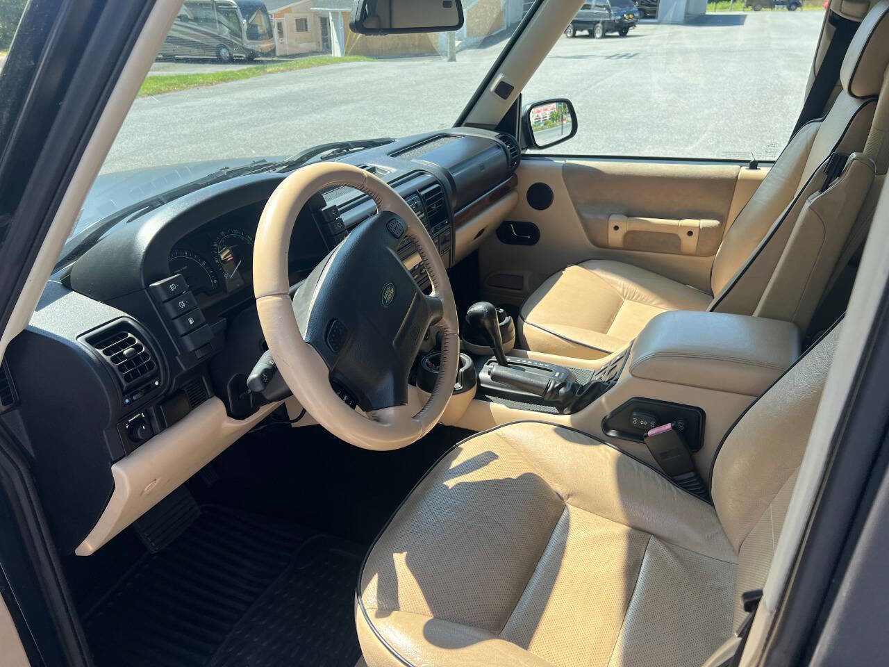 Used 2003 Land Rover Discovery SE image 14