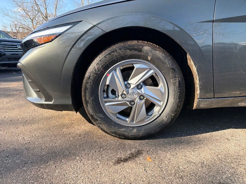 Used 2026 Hyundai Elantra SE image 27