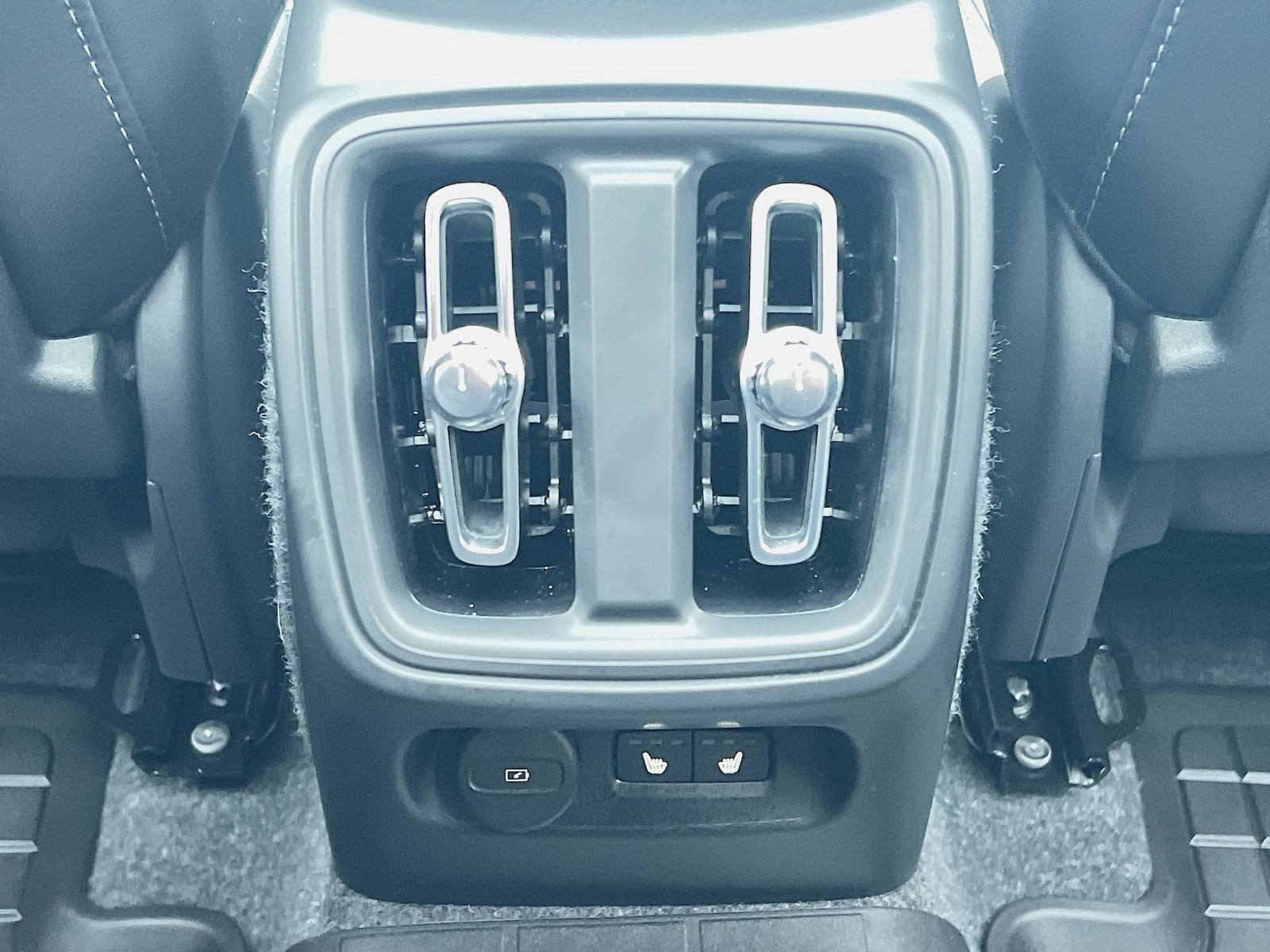 New 2026 Volvo XC40 B5 Plus w/ Protection Package Premier image 23