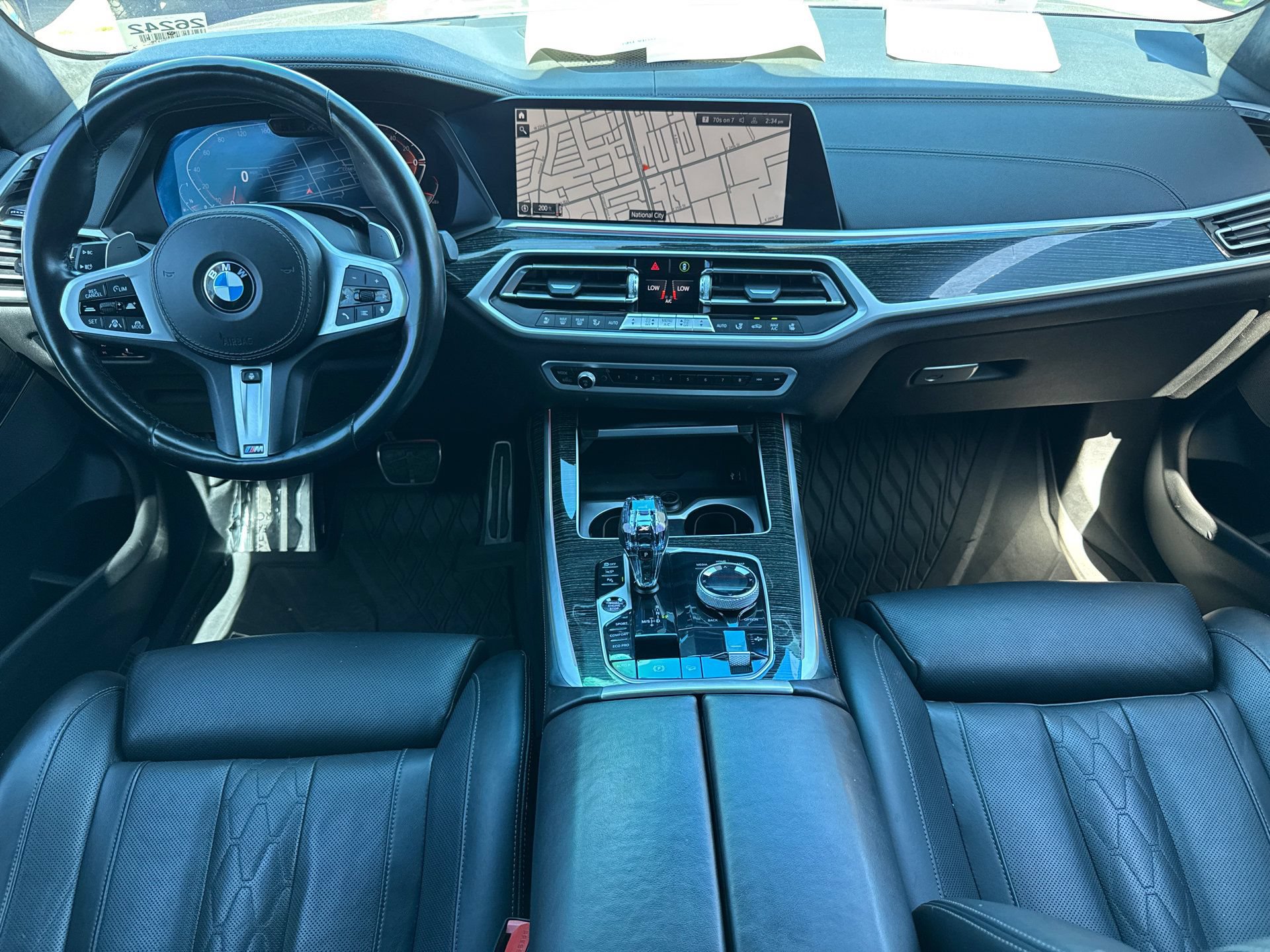Used 2022 BMW X7 xDrive40i w/ M Sport Package AWD/4WD image 16