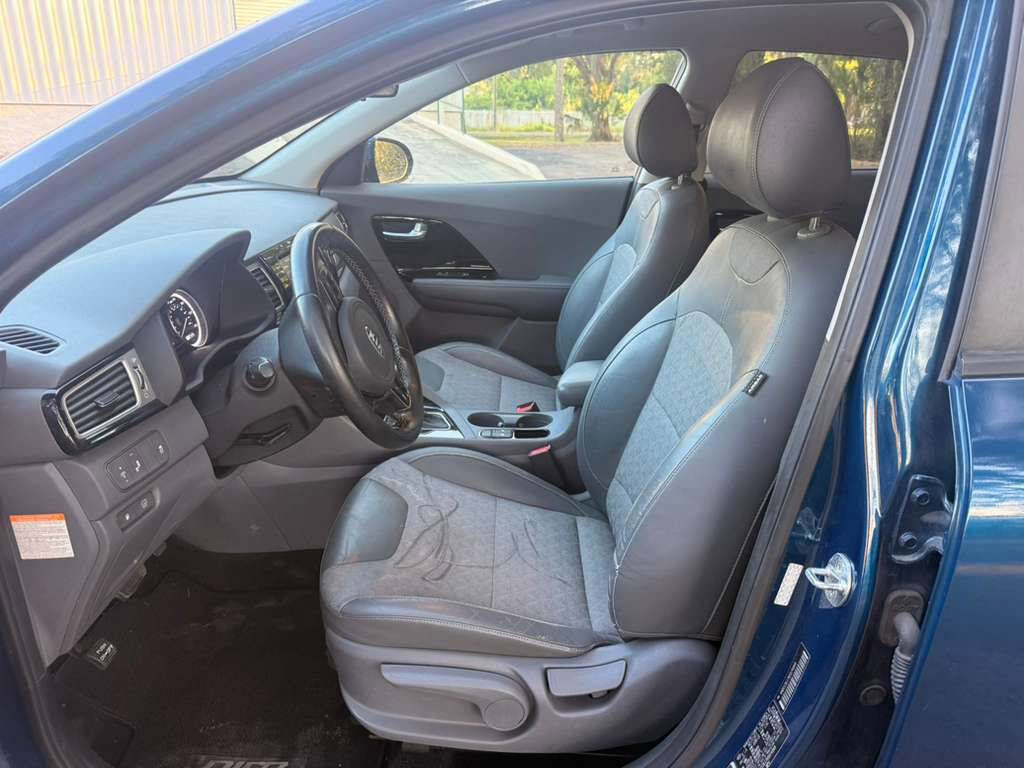 Used 2017 Kia Niro EX FWD image 9