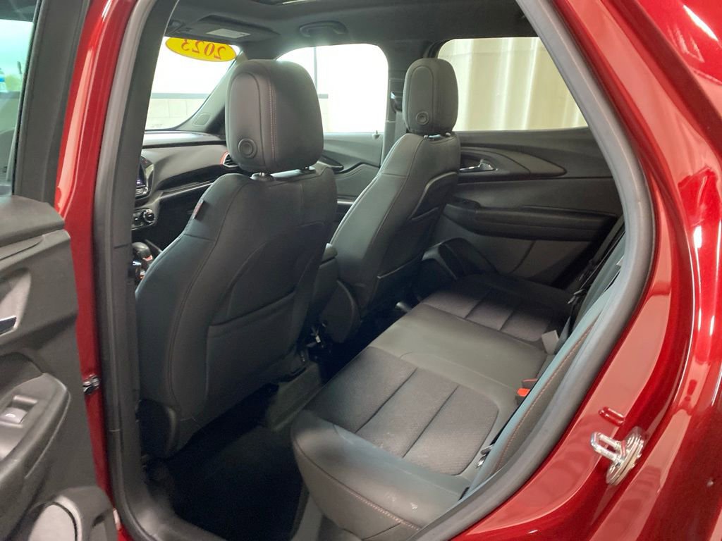 Used 2023 Chevrolet TrailBlazer RS w/ Sun and Liftgate Package FWD image 18