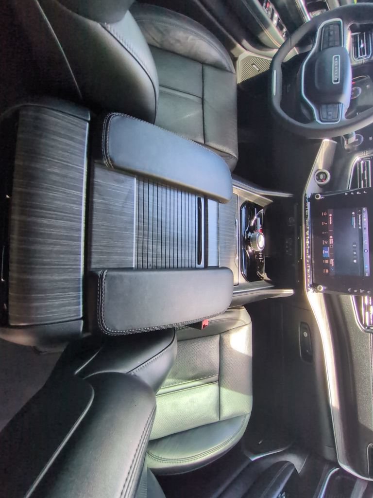 Used 2023 Jeep Wagoneer Series II w/ Premium Group I AWD/4WD image 32