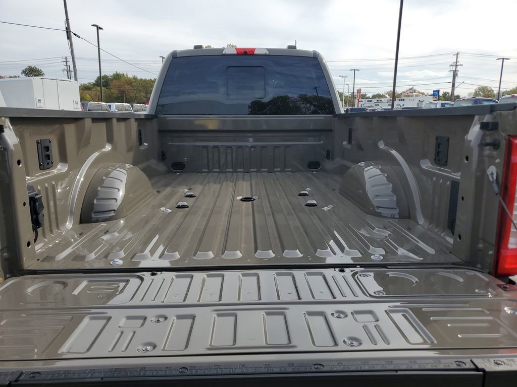 New 2026 Ford F350 4x4 Crew Cab Super Duty image 7