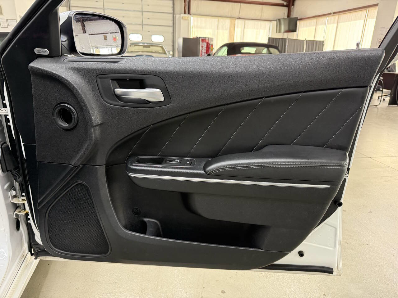 Used 2015 Dodge Charger R/T w/ Plus Group RWD image 15